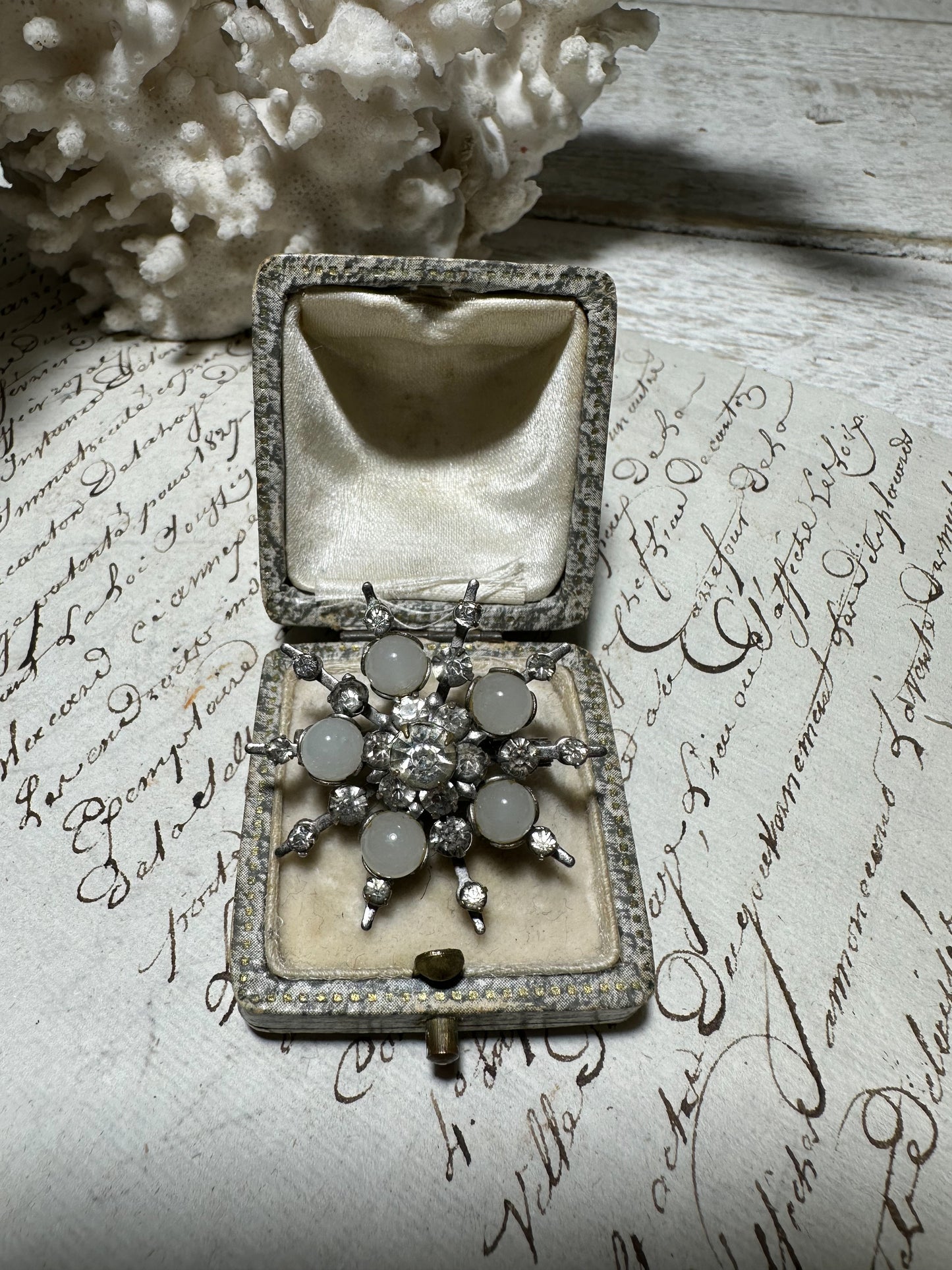 A vintage Starburst Moonstone Brooch