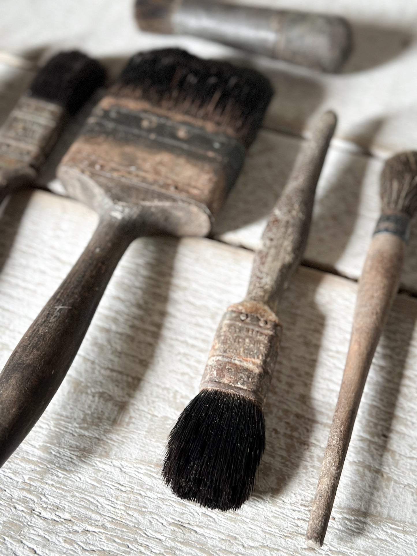 Vintage Collection of Artists & Decorators Paint Brushes – Studio Display Set of 6