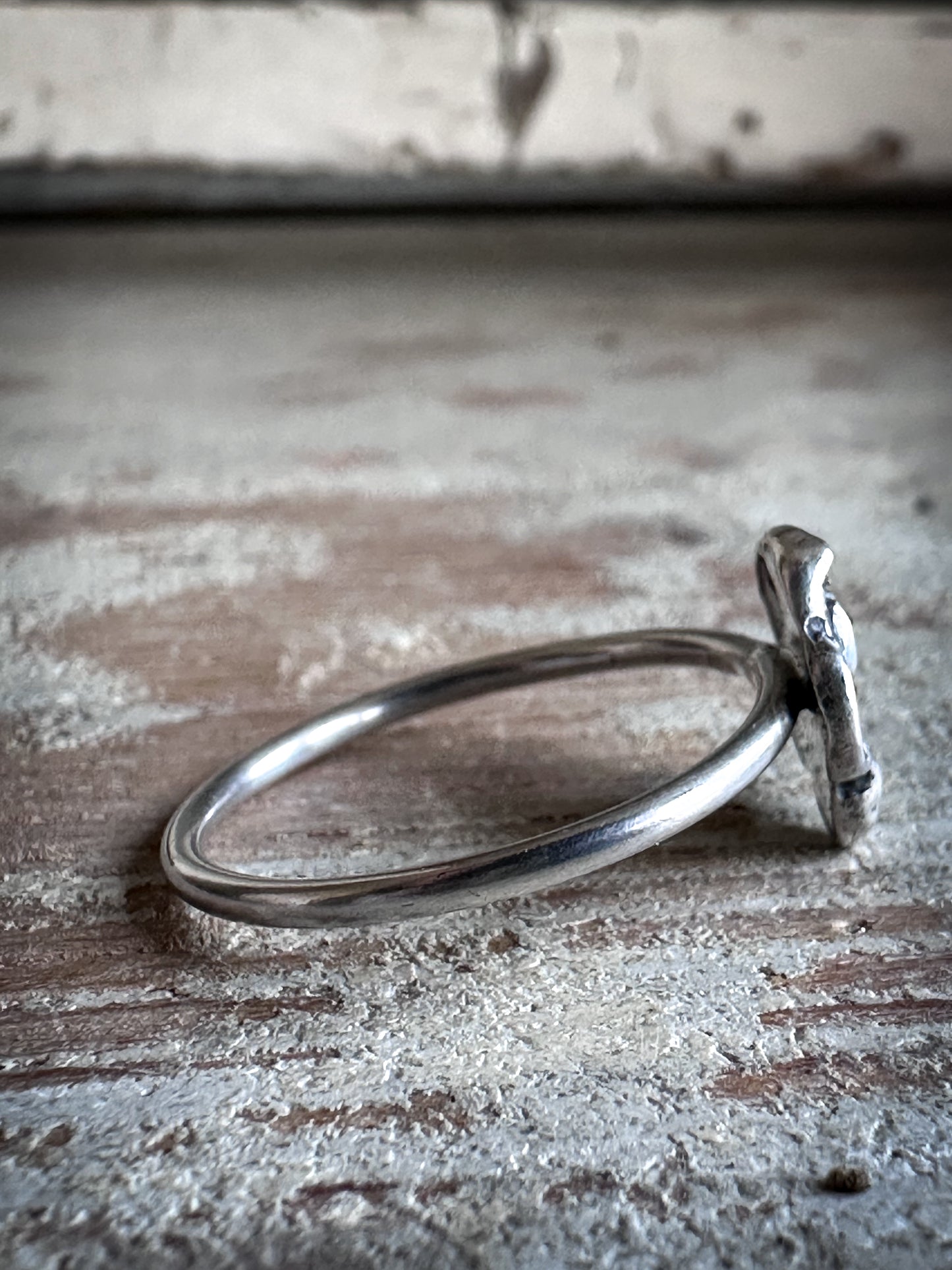 Moon Garden Daffodil Ring – Fine Silver Botanical Stacker