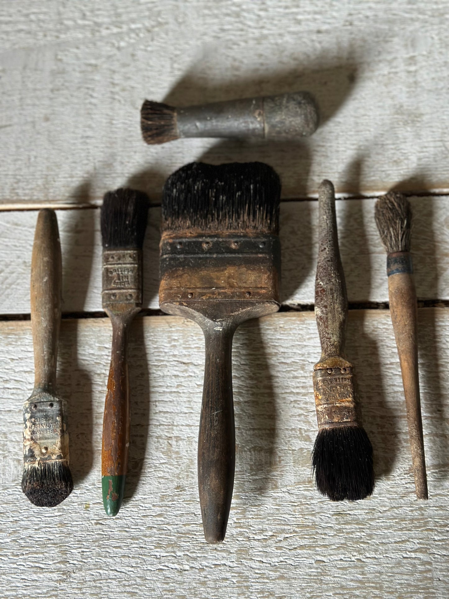 Vintage Collection of Artists & Decorators Paint Brushes – Studio Display Set of 6