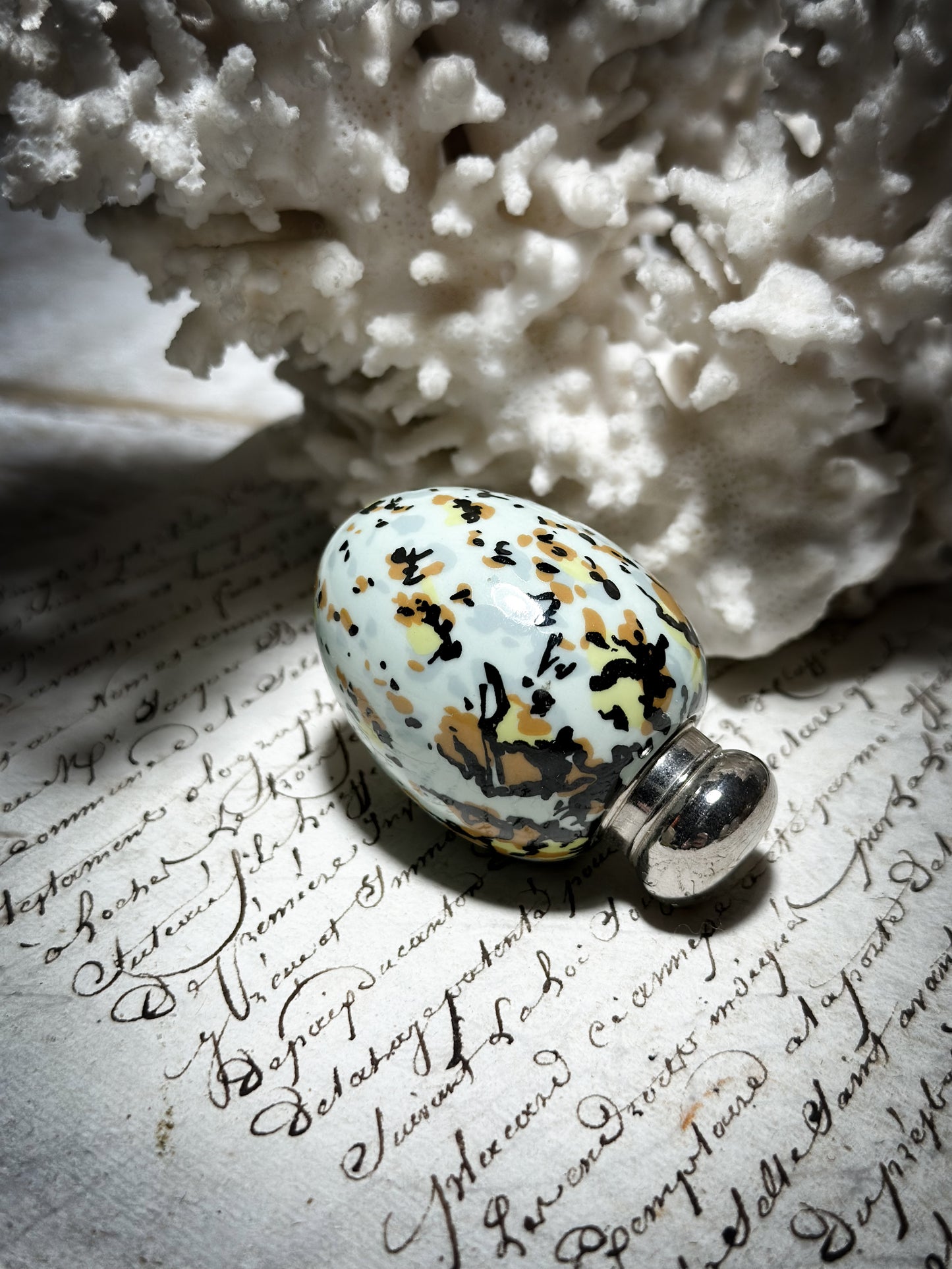 A Vintage Porcelain Bird’s Egg Scent Bottle