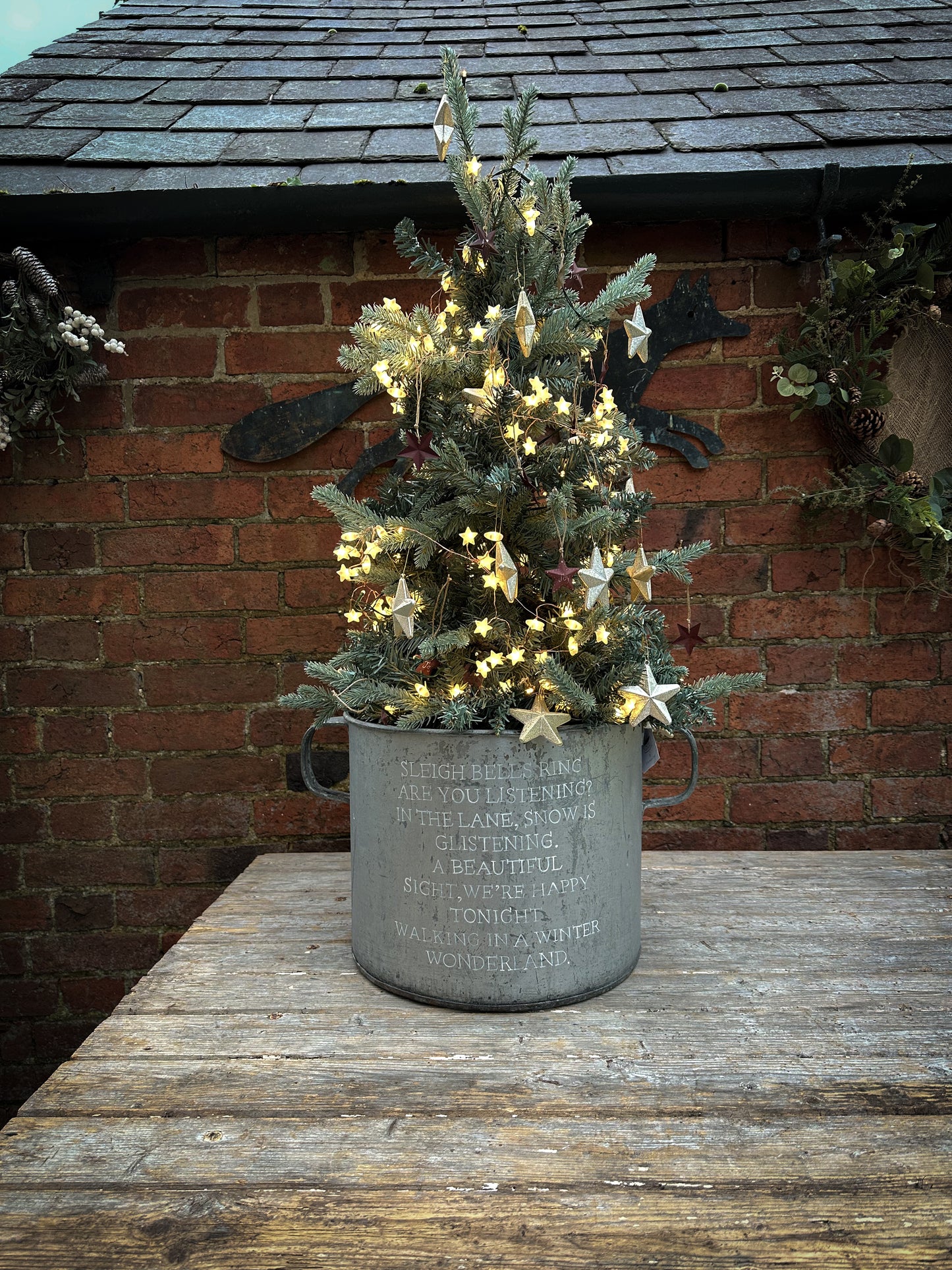 A beautiful heirloom vintage galvanised tub hand painted using traditional sign writer’s techniques and materials.