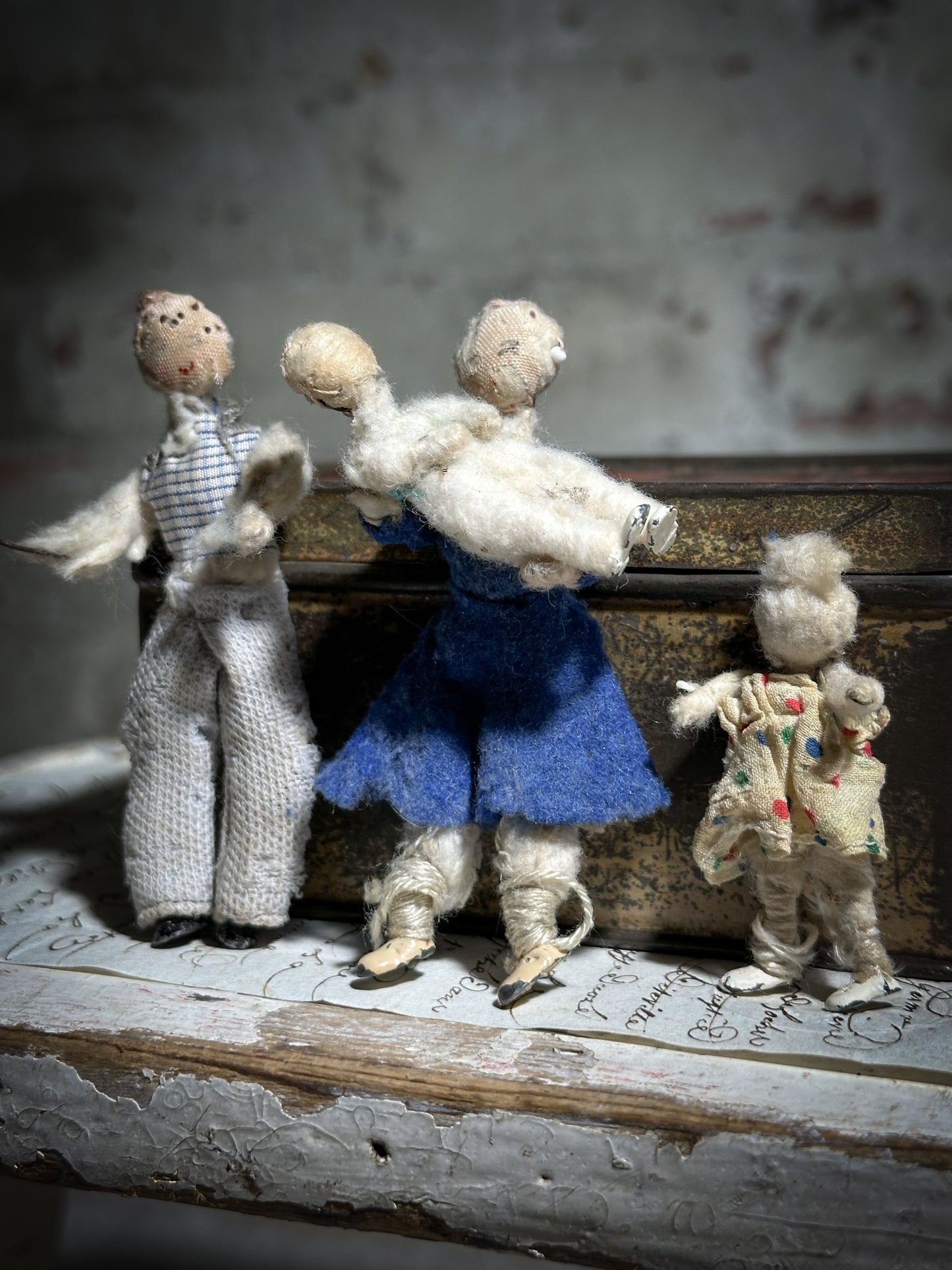 A family of 1930’s Doll’s house toy dolls by Drecon