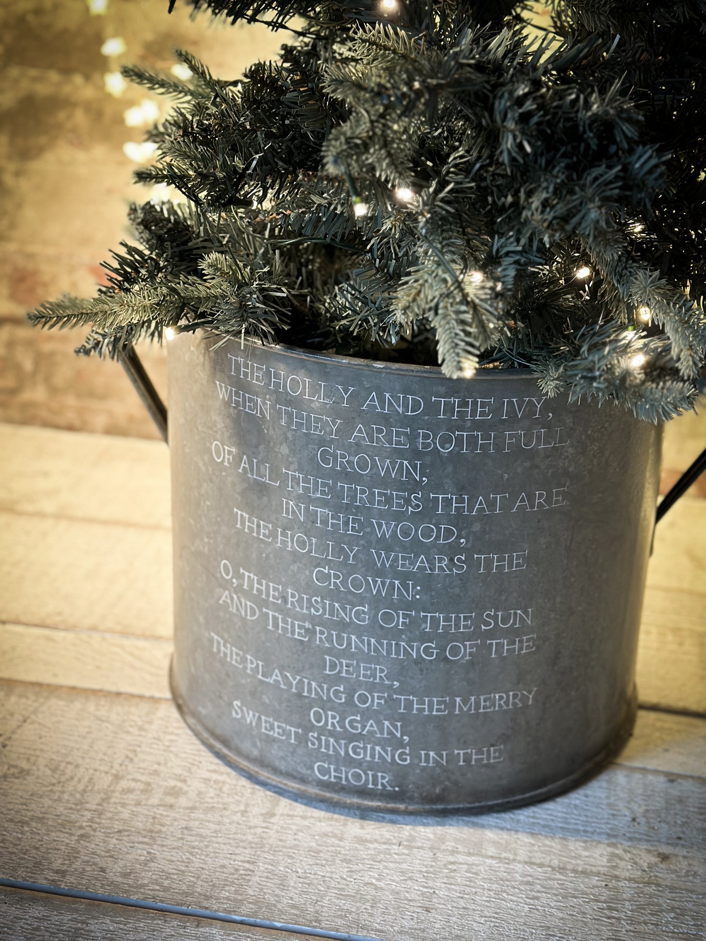 A beautiful heirloom vintage galvanised tub hand painted using traditional sign writer’s techniques and materials.