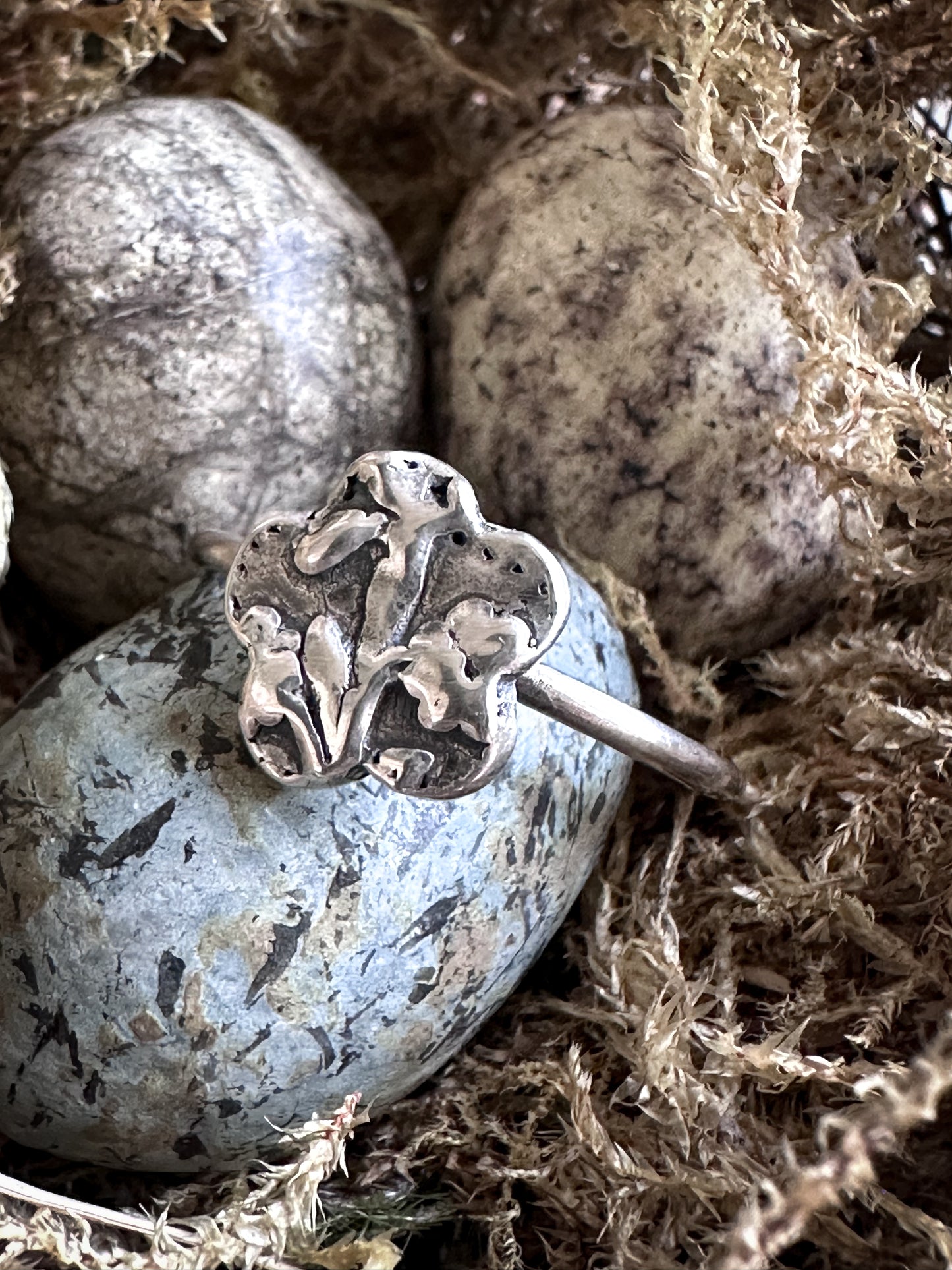 Moon Garden Daffodil Ring – Fine Silver Botanical Stacker