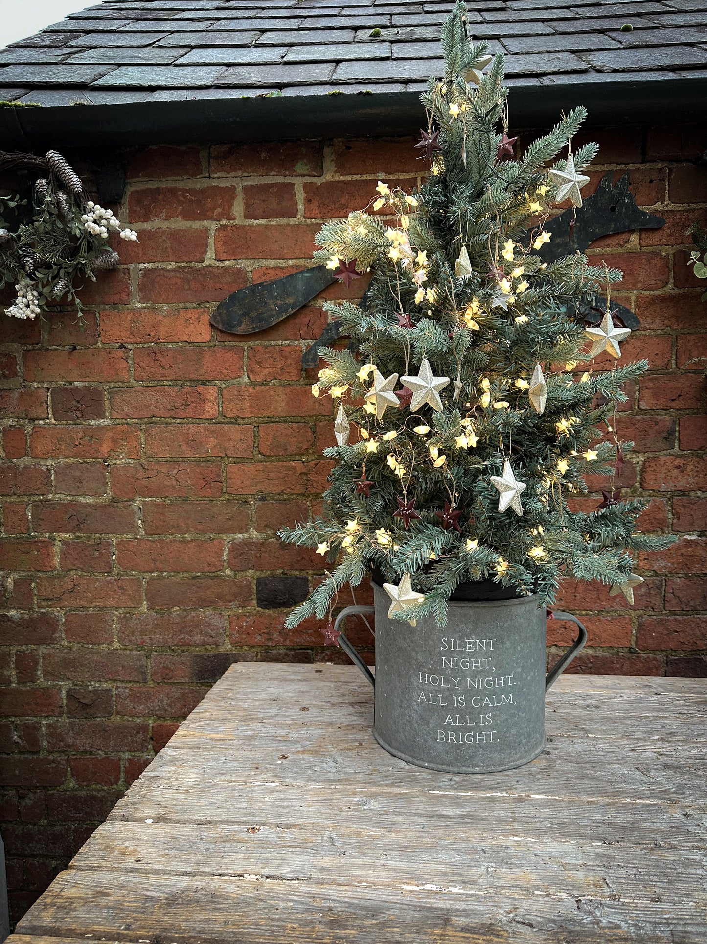 A beautiful heirloom vintage galvanised tub hand painted using traditional sign writer’s techniques and materials.