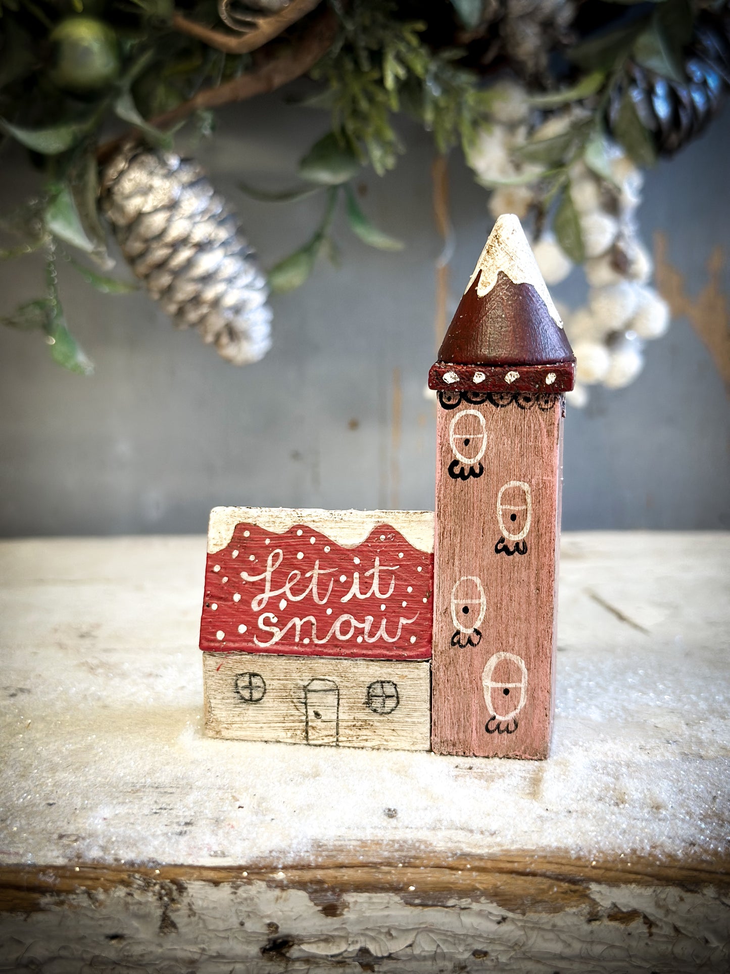 A Pretty Vintage German Erzgebirge Putz Wooden Village House