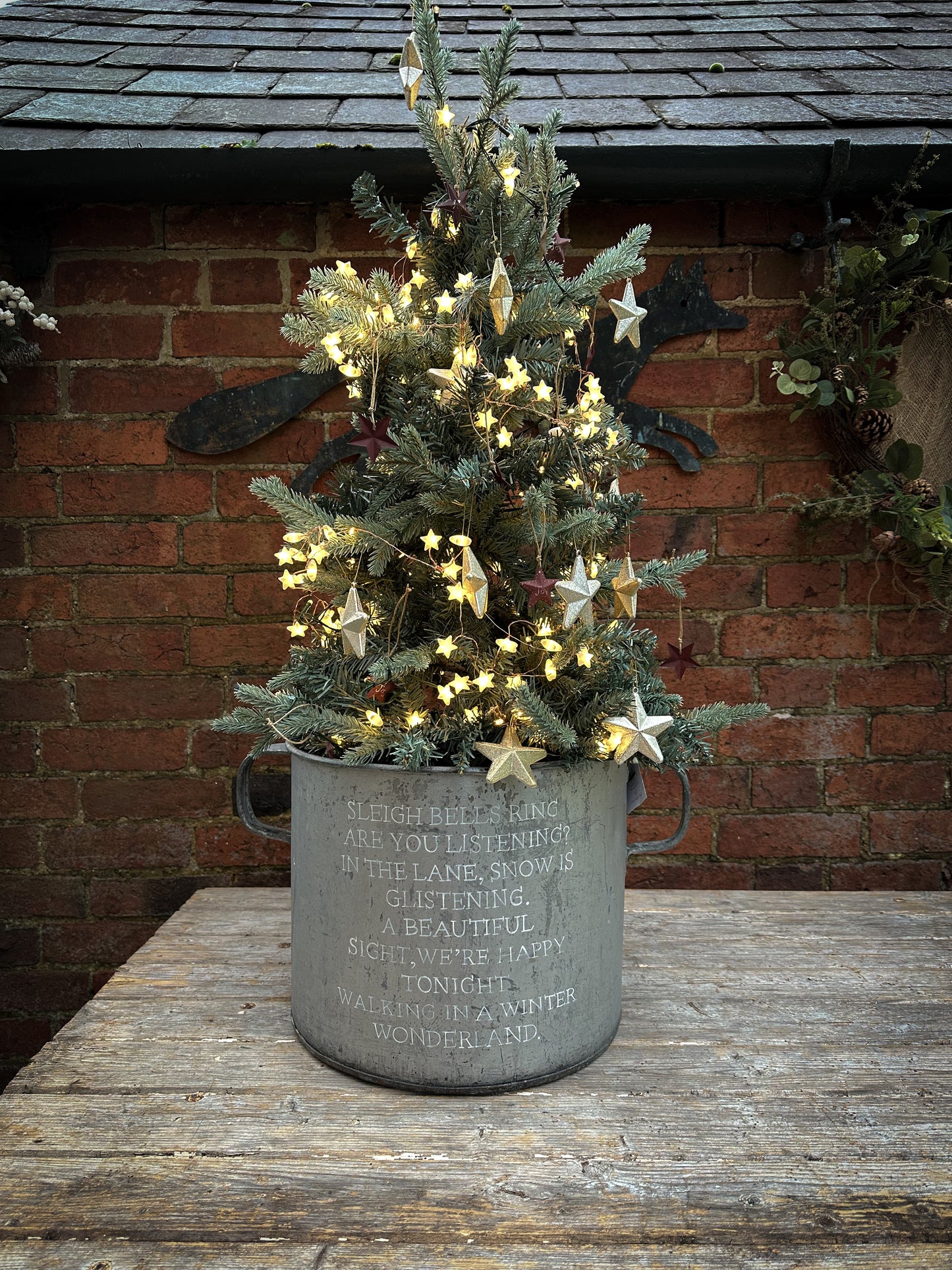 A beautiful heirloom vintage galvanised tub hand painted using traditional sign writer’s techniques and materials.