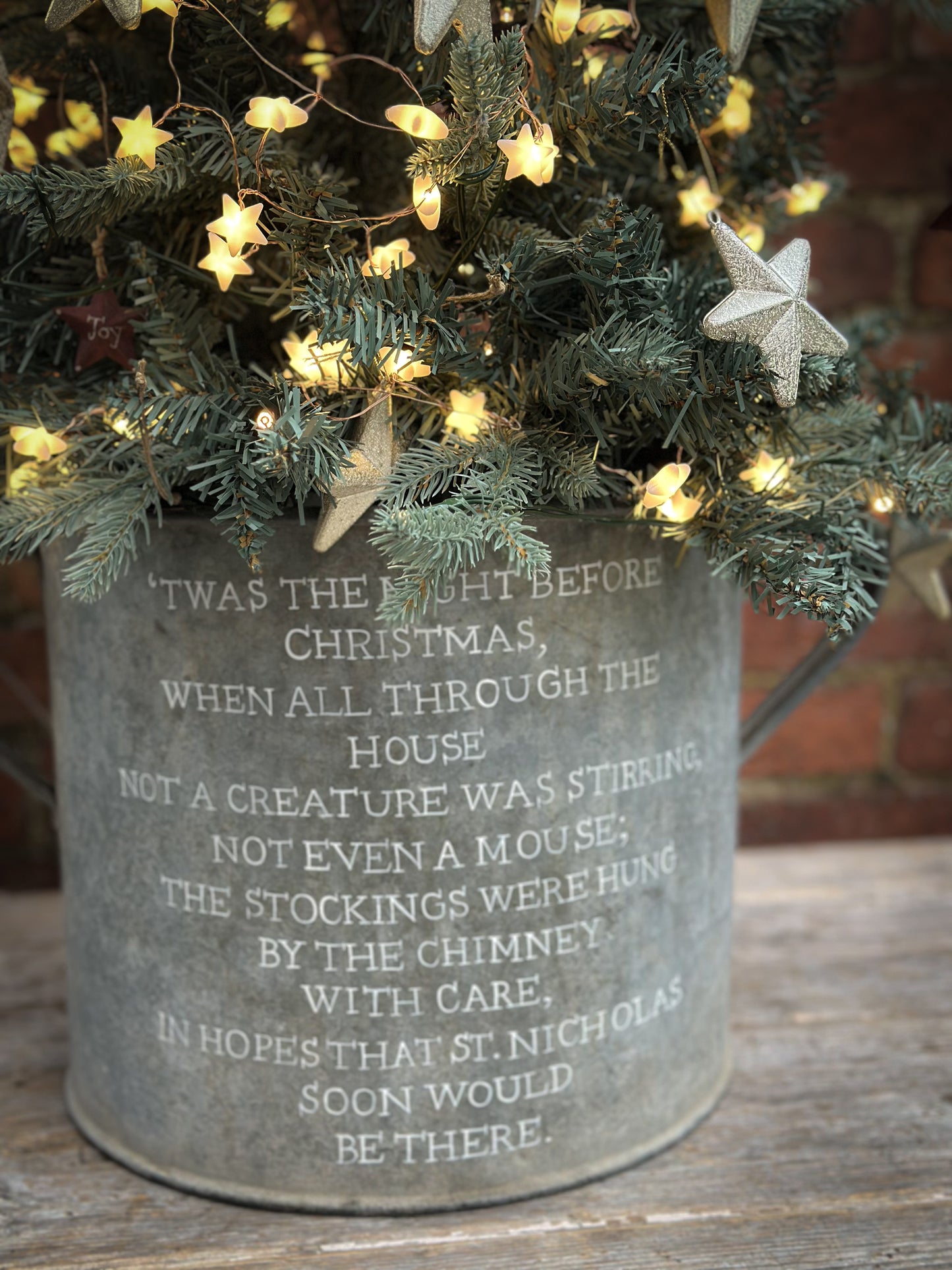 A beautiful heirloom vintage galvanised tub hand painted using traditional sign writer’s techniques and materials.