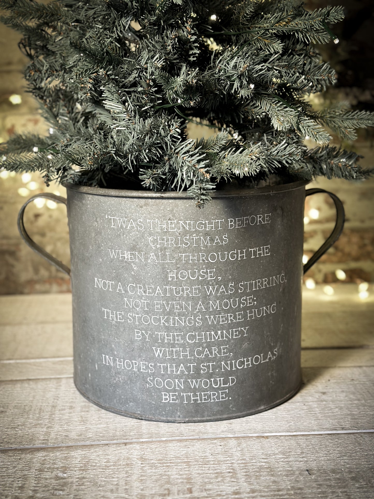 A beautiful heirloom vintage galvanised tub hand painted using traditional sign writer’s techniques and materials.