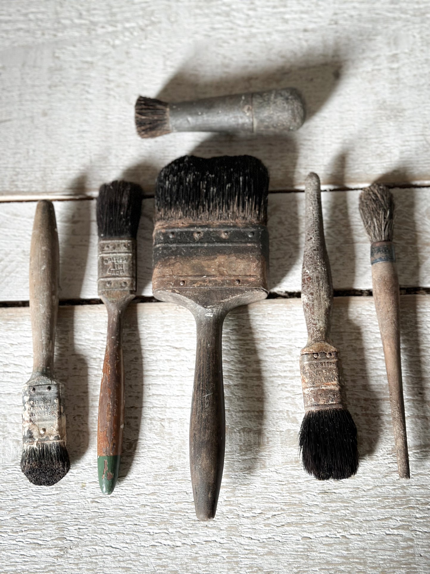 Vintage Collection of Artists & Decorators Paint Brushes – Studio Display Set of 6