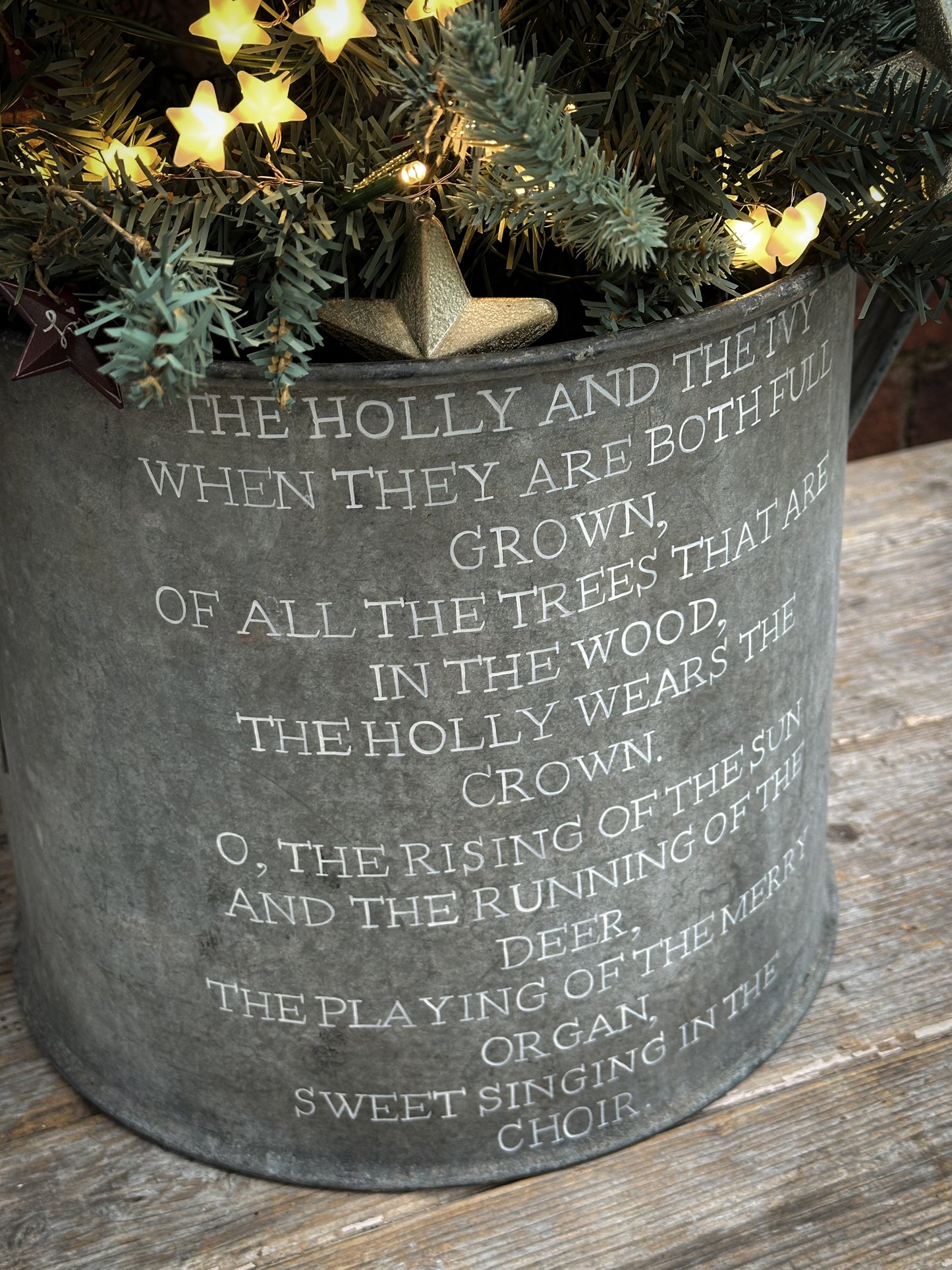 A beautiful heirloom vintage galvanised tub hand painted using traditional sign writer’s techniques and materials.