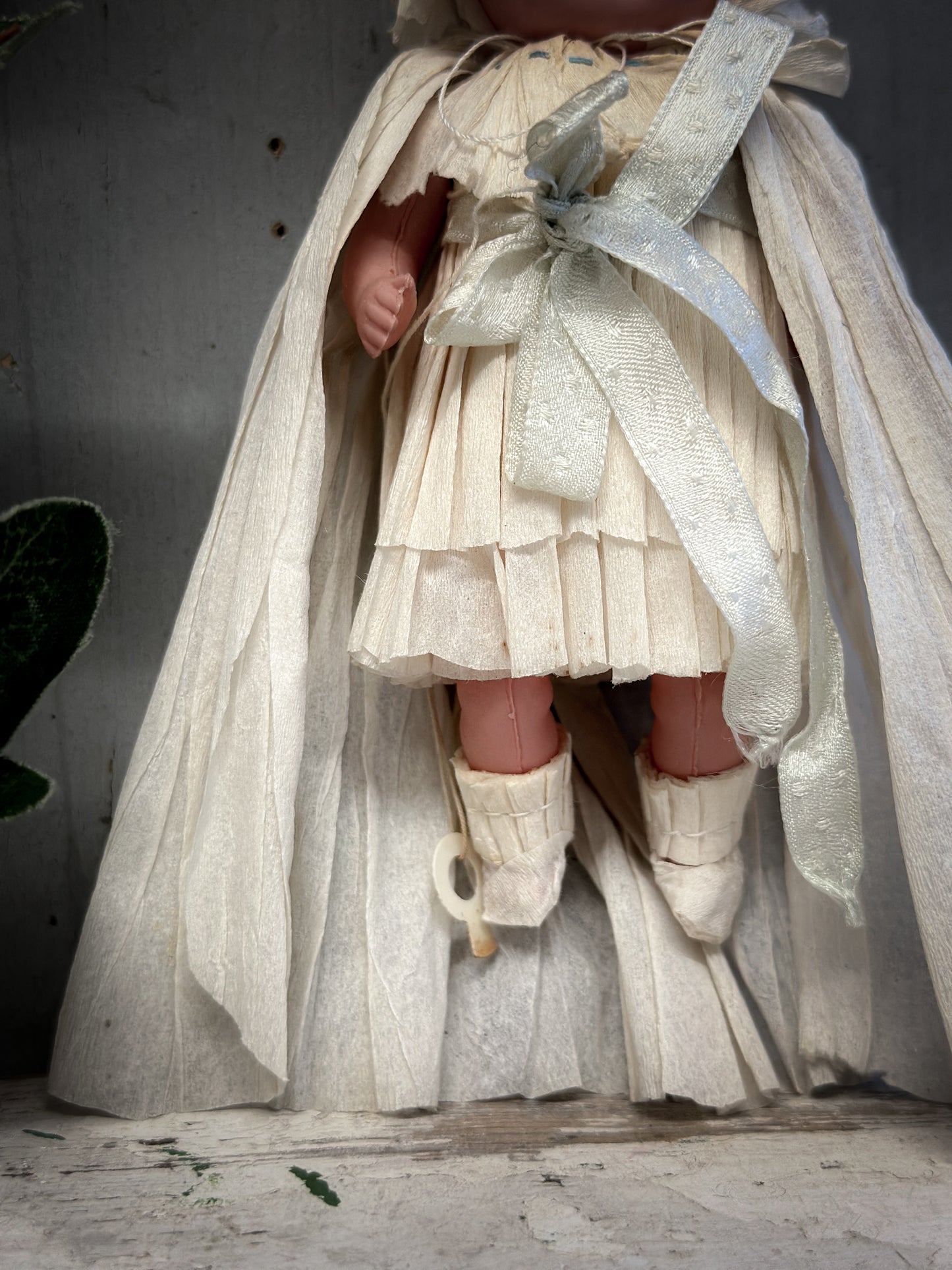 Early 20th Century German Crepe-Paper Dressed Doll
With oral provenance linking it to the Bletchley Museum collection