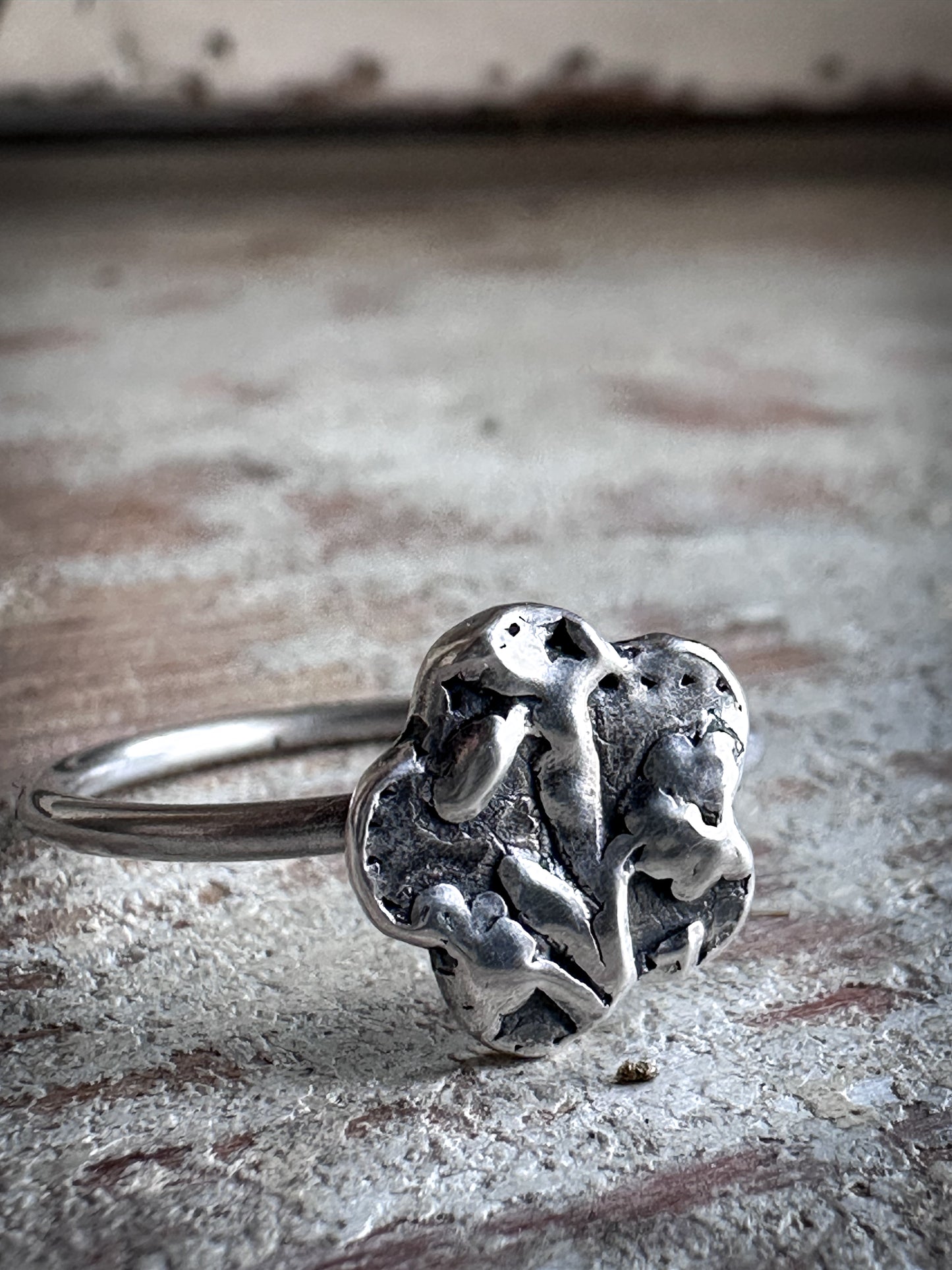 Moon Garden Daffodil Ring – Fine Silver Botanical Stacker