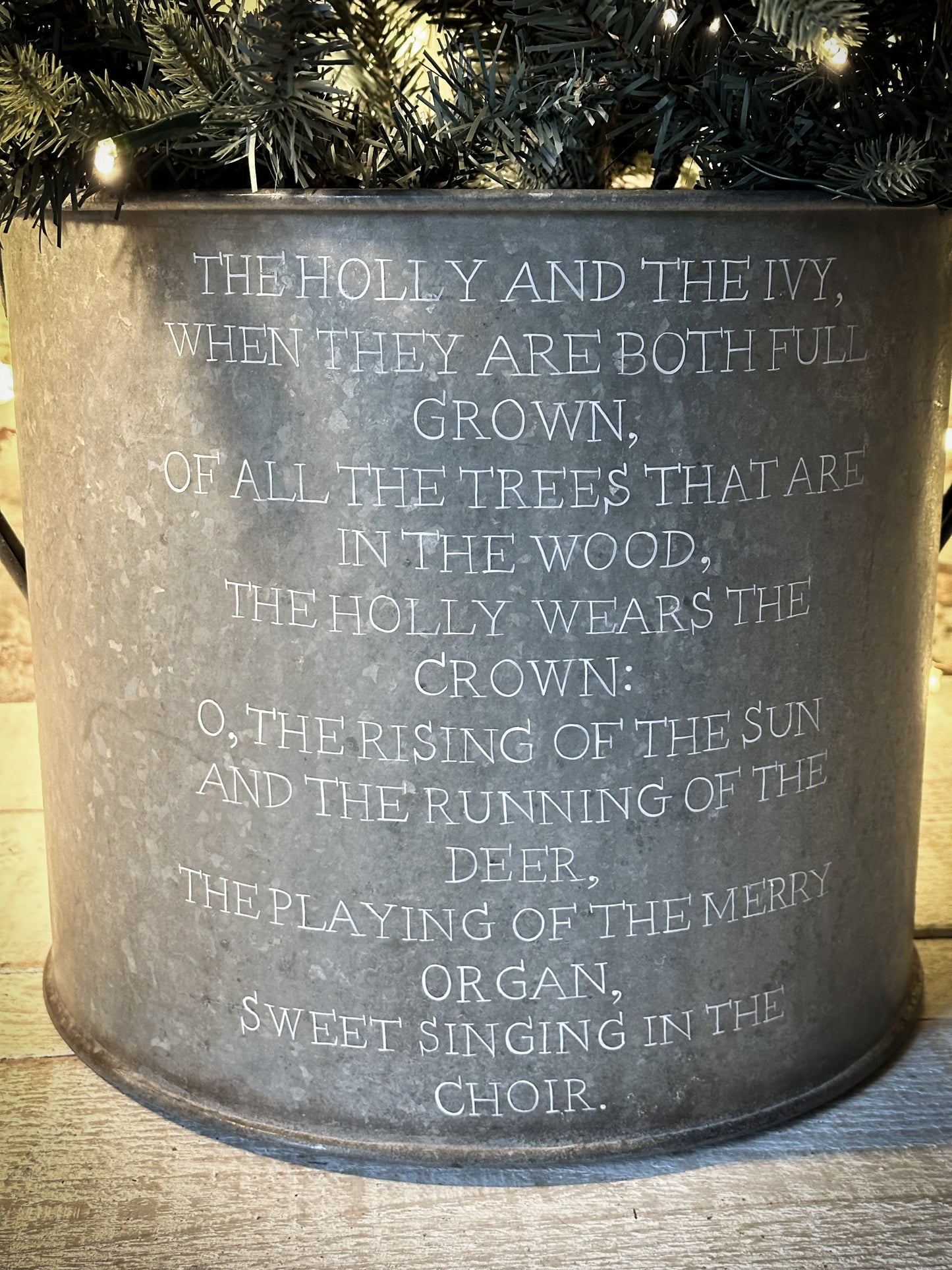 A beautiful heirloom vintage galvanised tub hand painted using traditional sign writer’s techniques and materials.