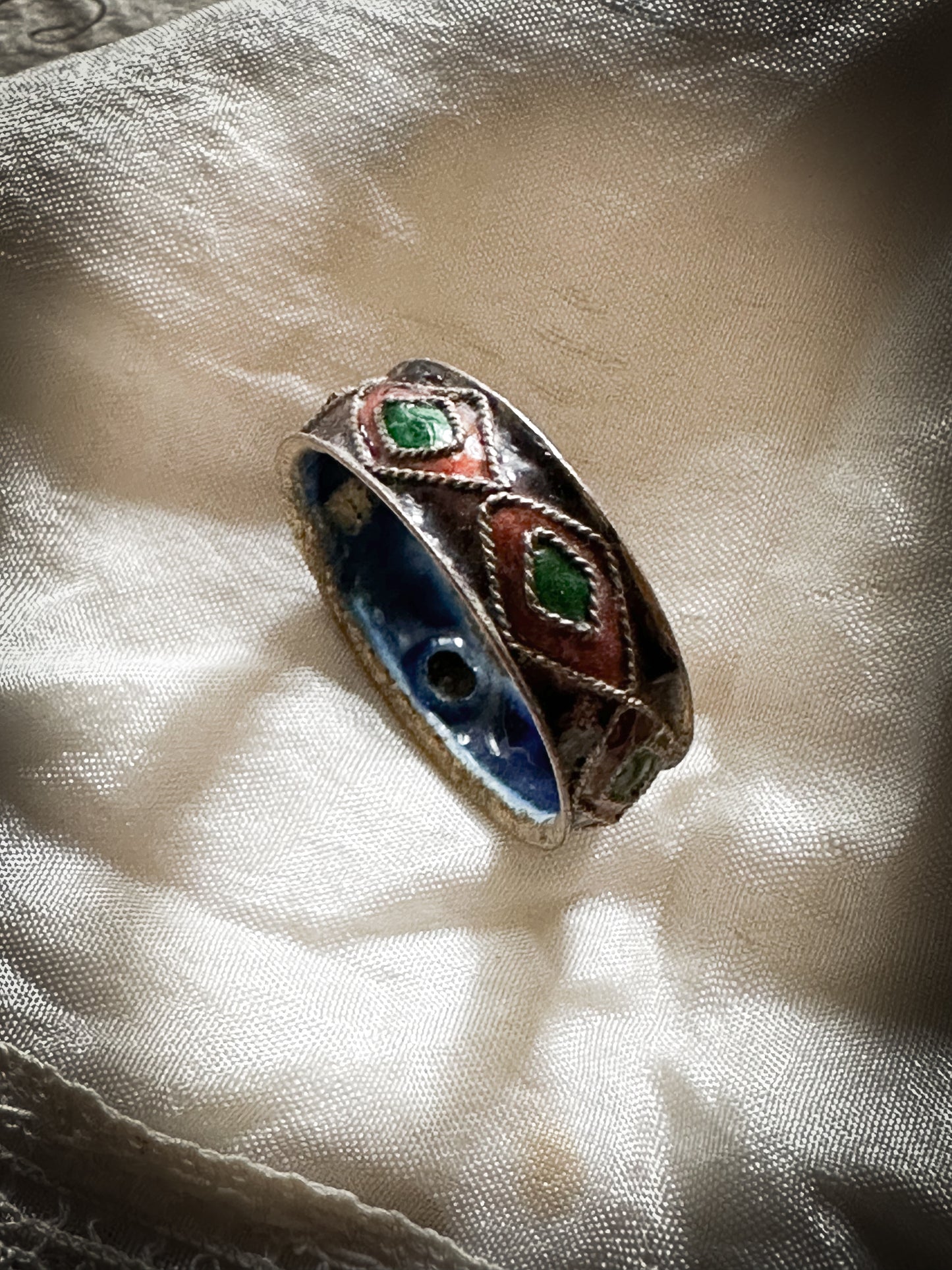 A vintage Cloisonné enamel ring