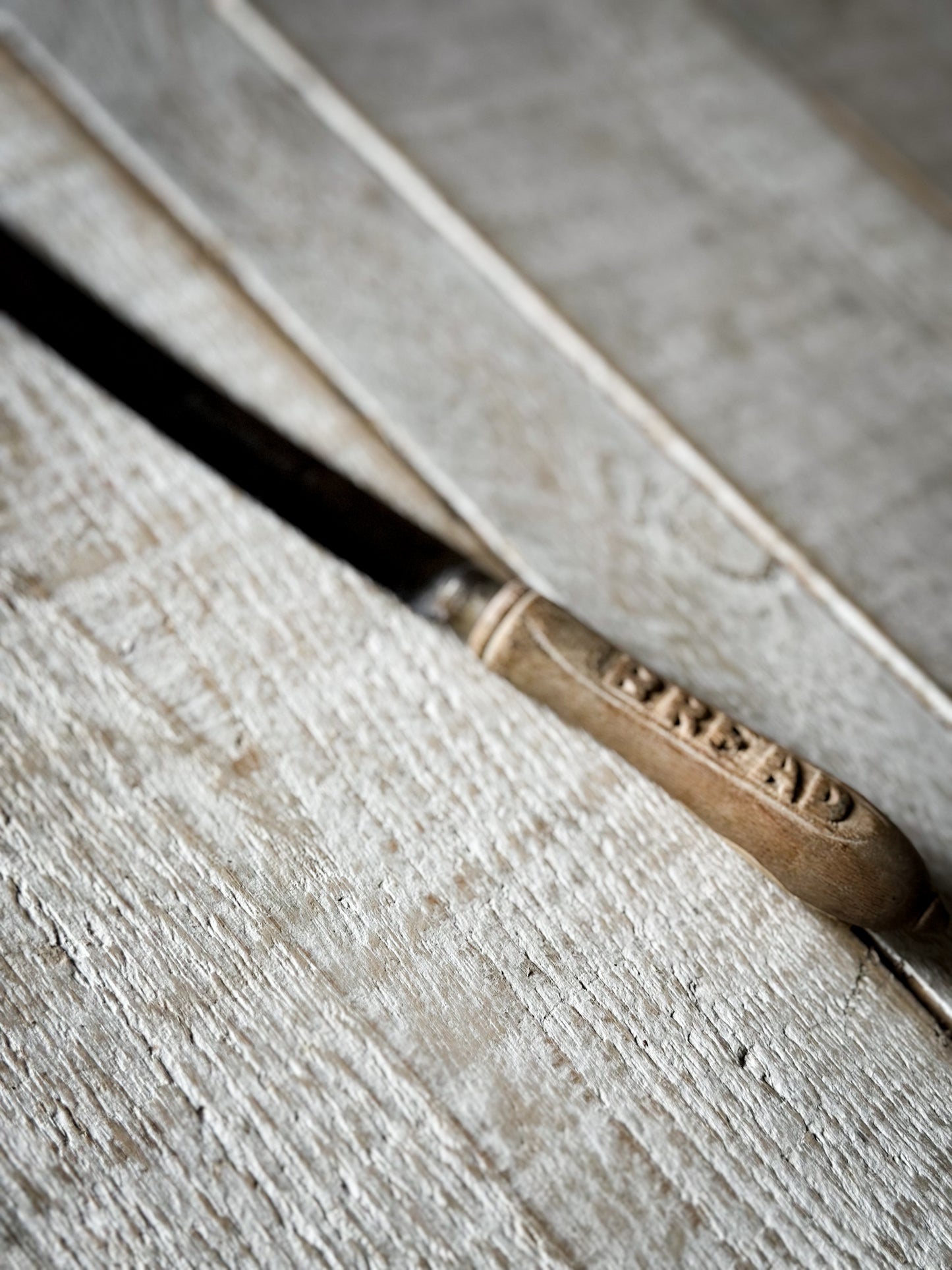 Antique English Treen Bread Knife | Hand-Carved “BREAD” Folk Art Handle | 33cm Kitchenalia