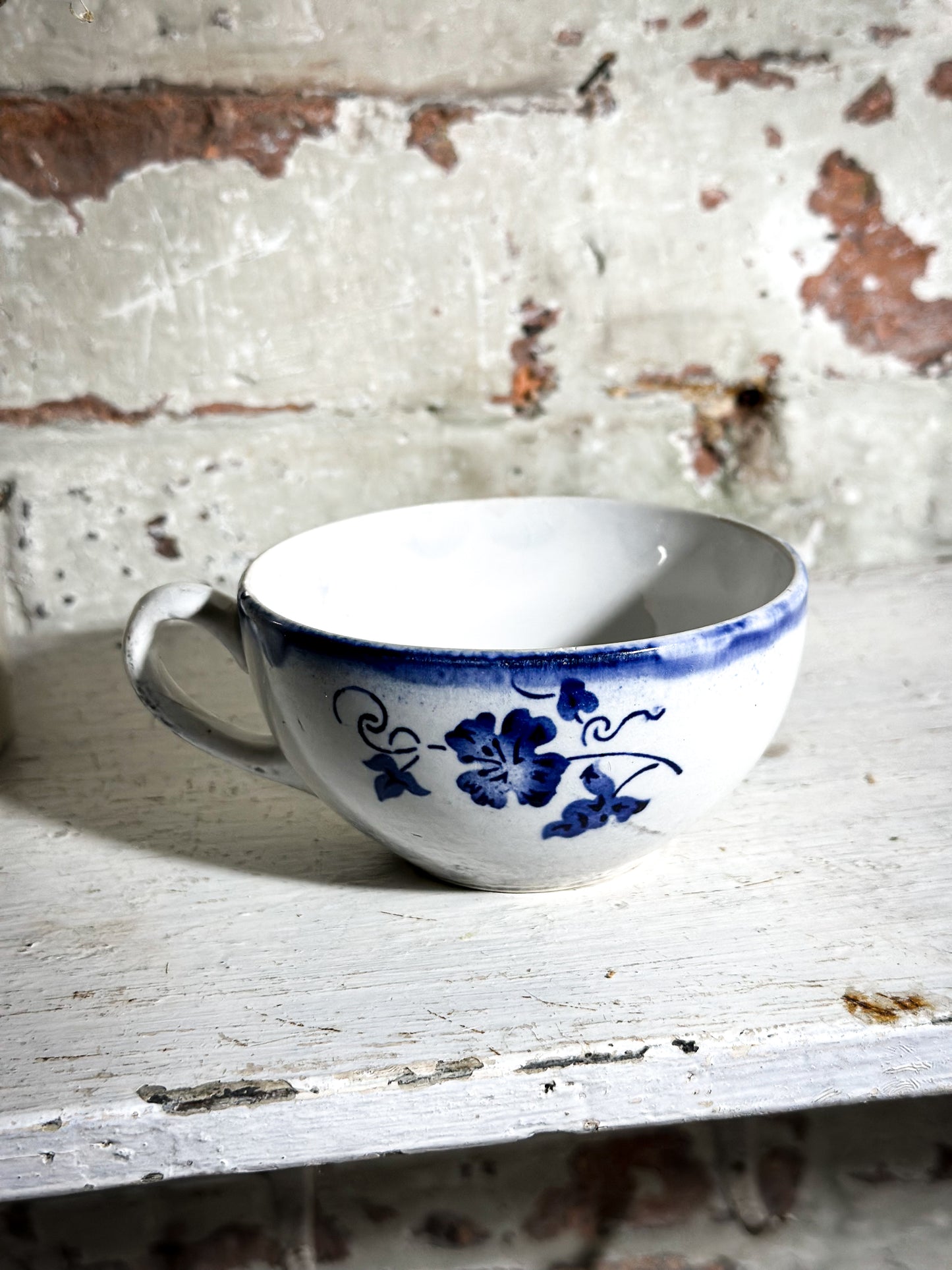 Sponge Ware Antique Blue and White French Cup