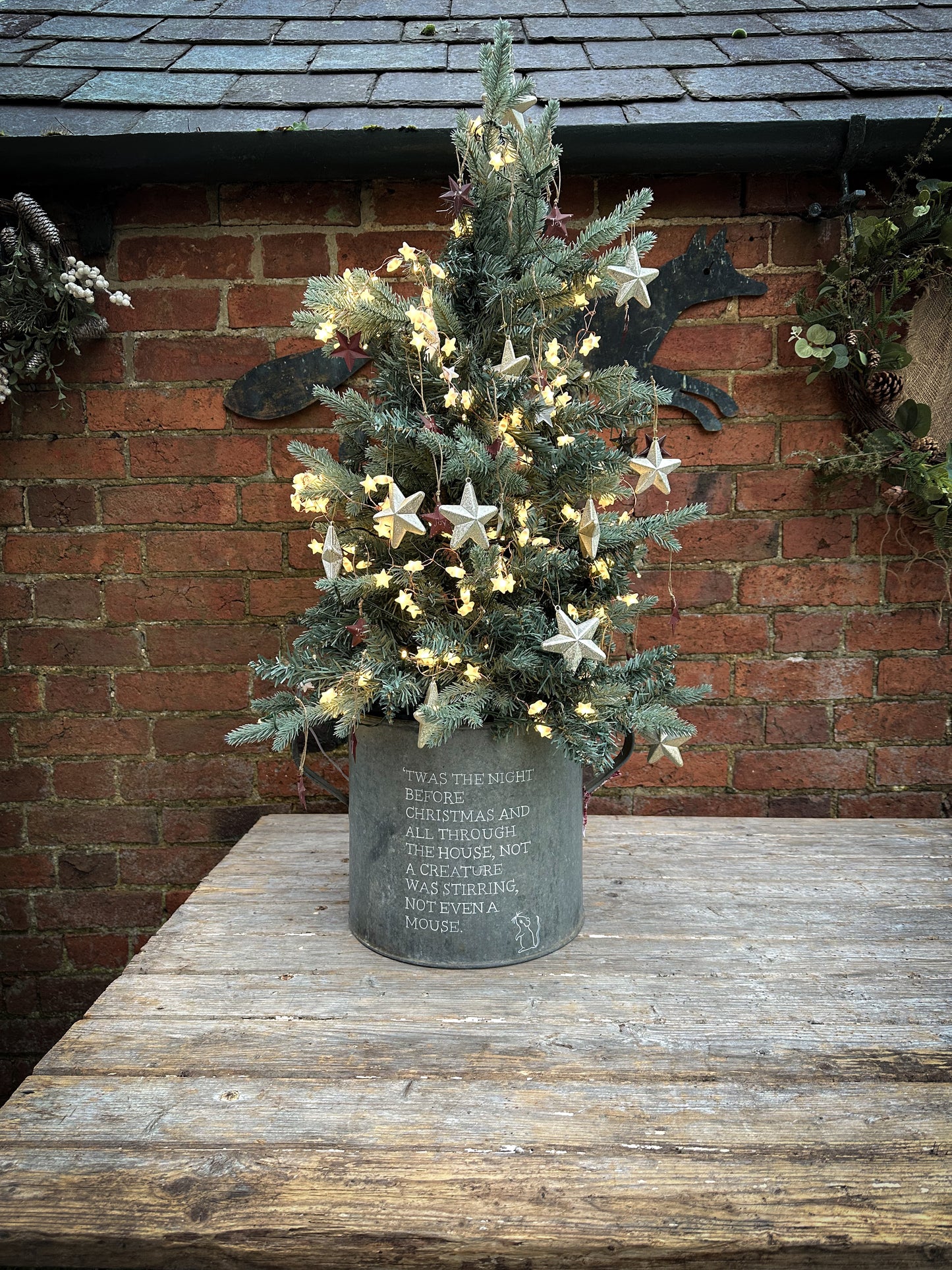 A beautiful heirloom vintage galvanised tub hand painted using traditional sign writer’s techniques and materials.