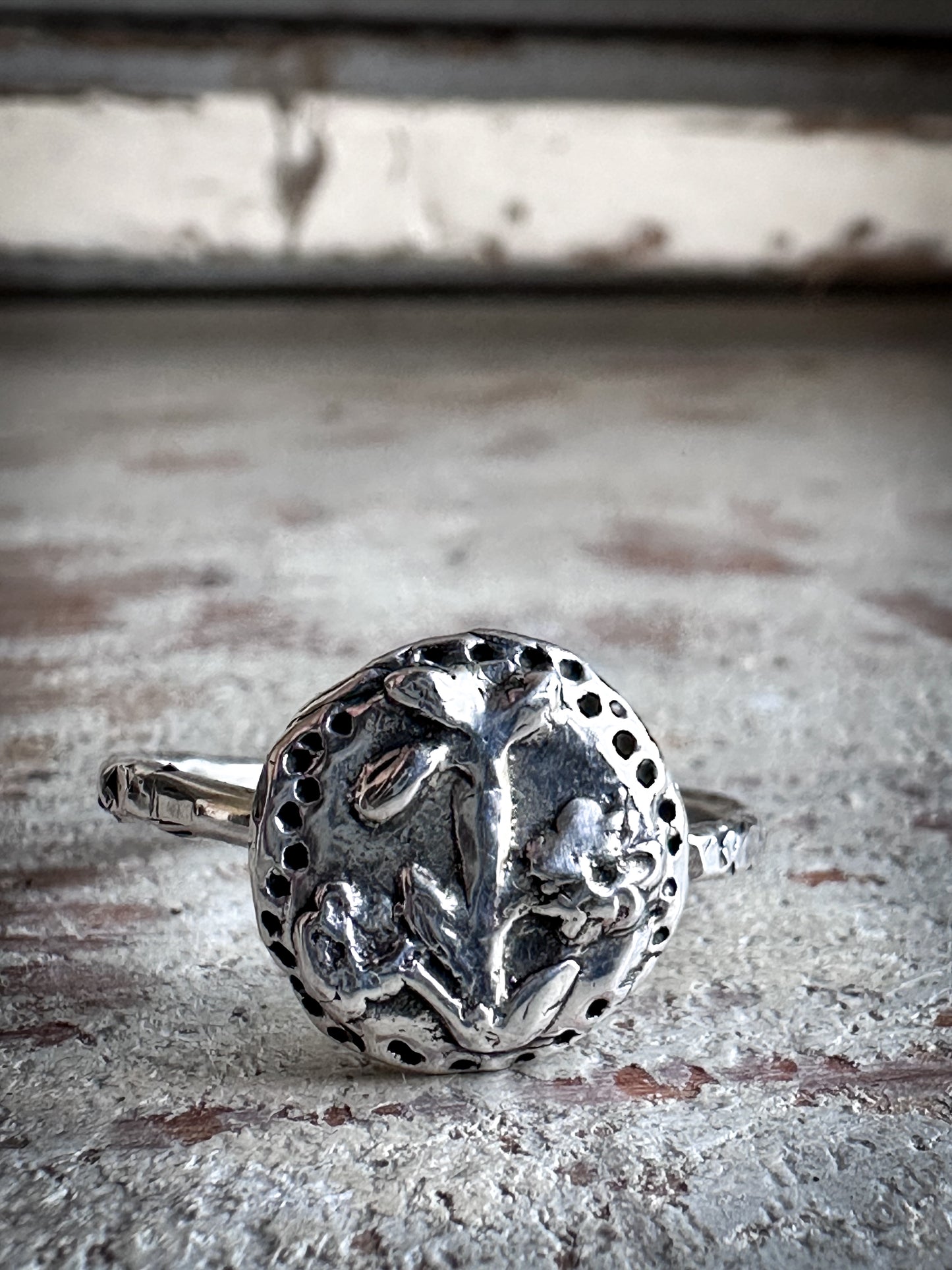 Moonlit Daffodil Ring Fine Silver Botanical Ring Antique Wedgwood Sprig
