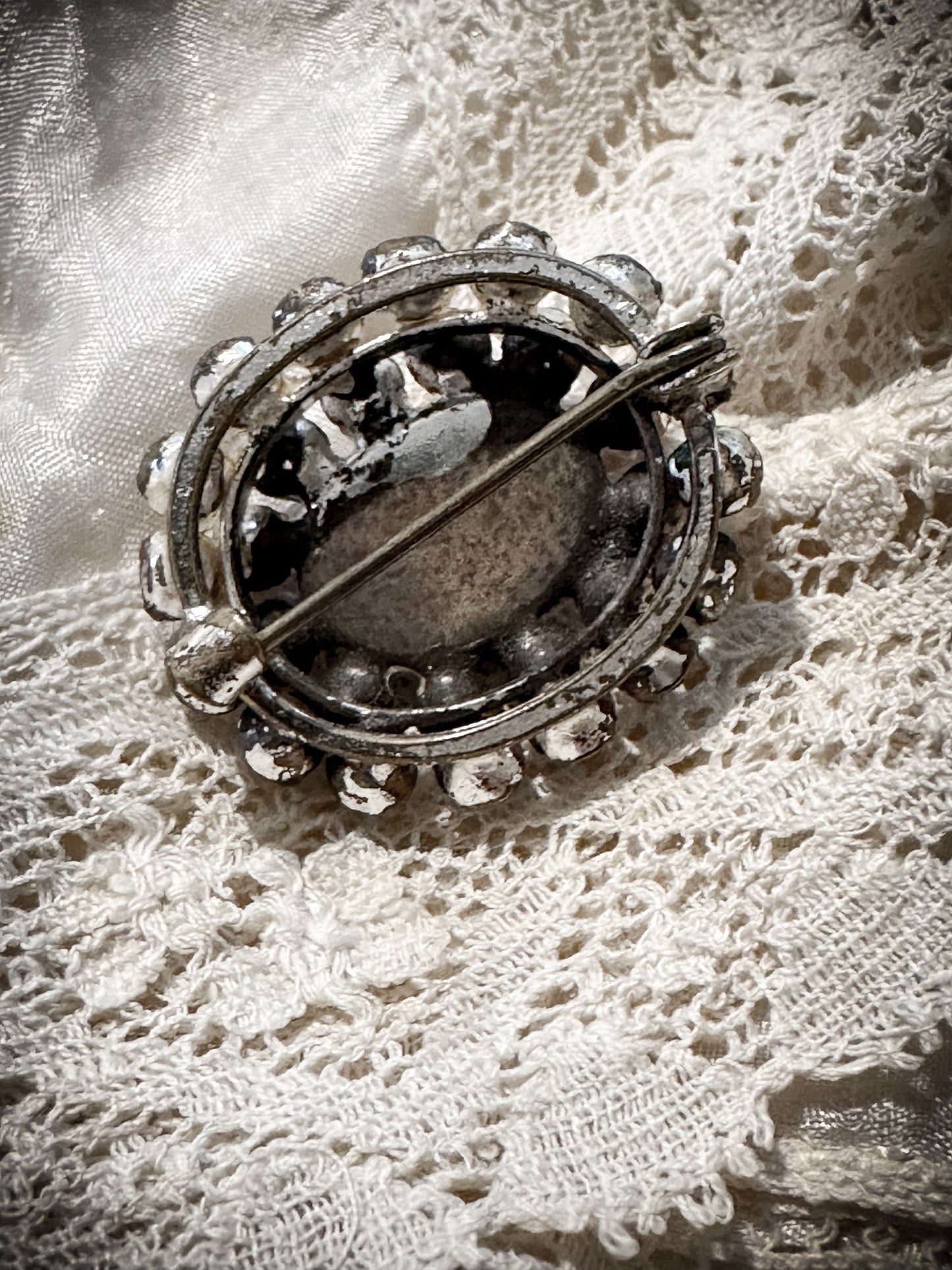 Antique paste amethyst oval brooch