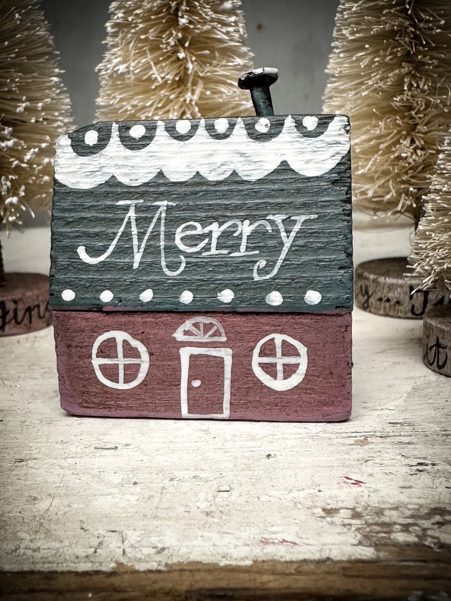 A small Vintage German Erzgebirge Putz Wooden Village House “Merry”