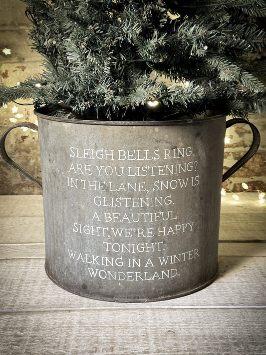 A beautiful heirloom vintage galvanised tub hand painted using traditional sign writer’s techniques and materials.