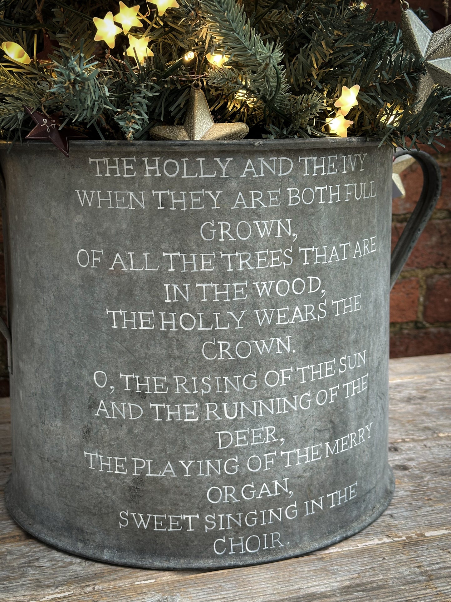 A beautiful heirloom vintage galvanised tub hand painted using traditional sign writer’s techniques and materials.