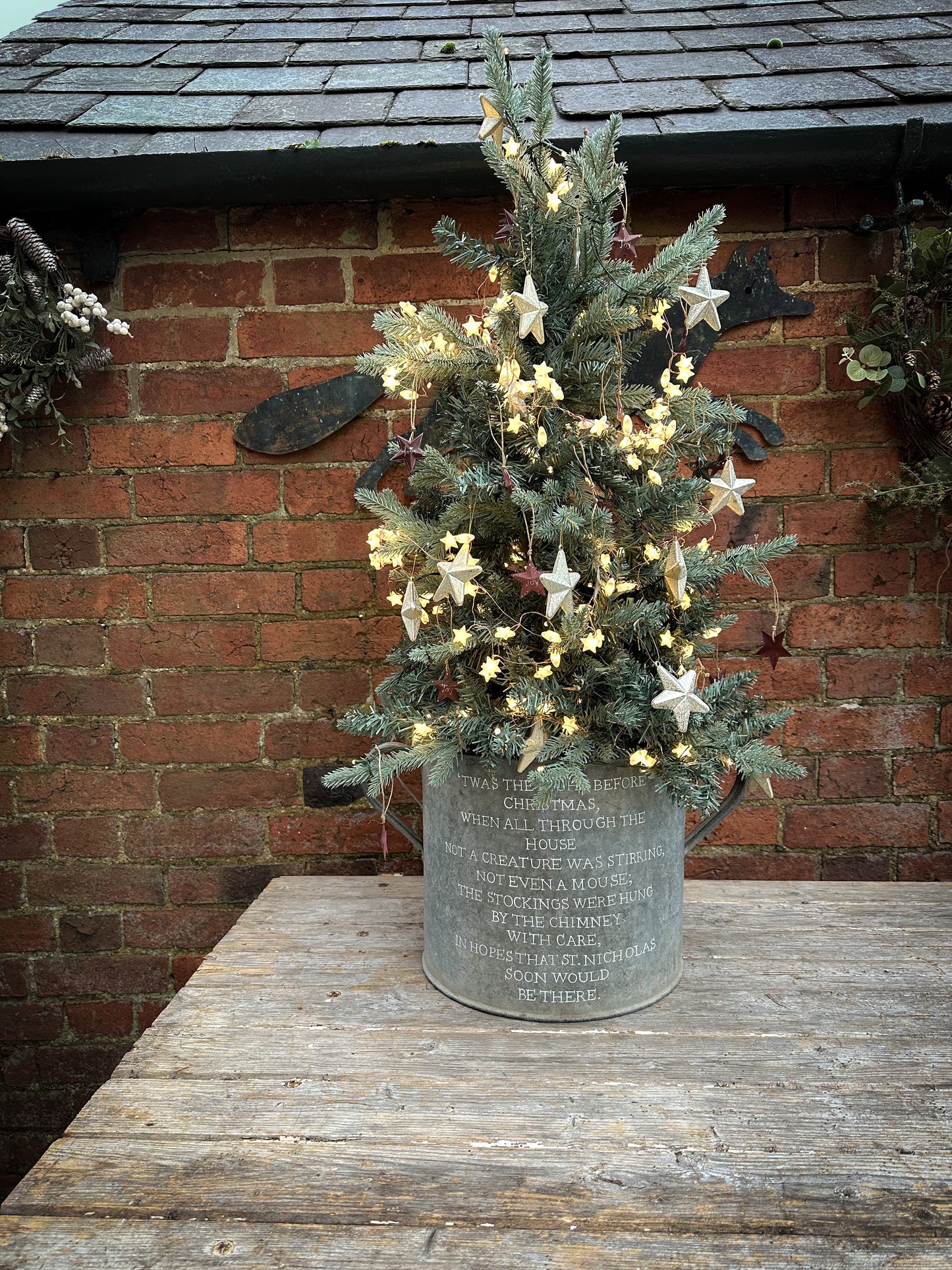 A beautiful heirloom vintage galvanised tub hand painted using traditional sign writer’s techniques and materials.