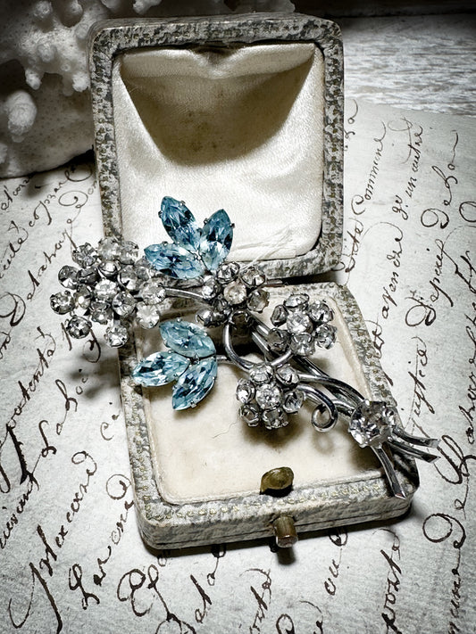 A Beautiful Vintage Paste Crystal Brooch