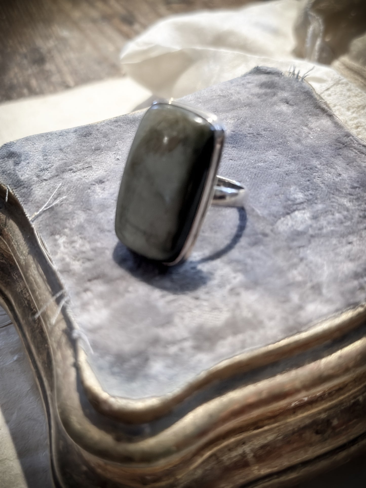 A beautiful silver statement Labrodite ring