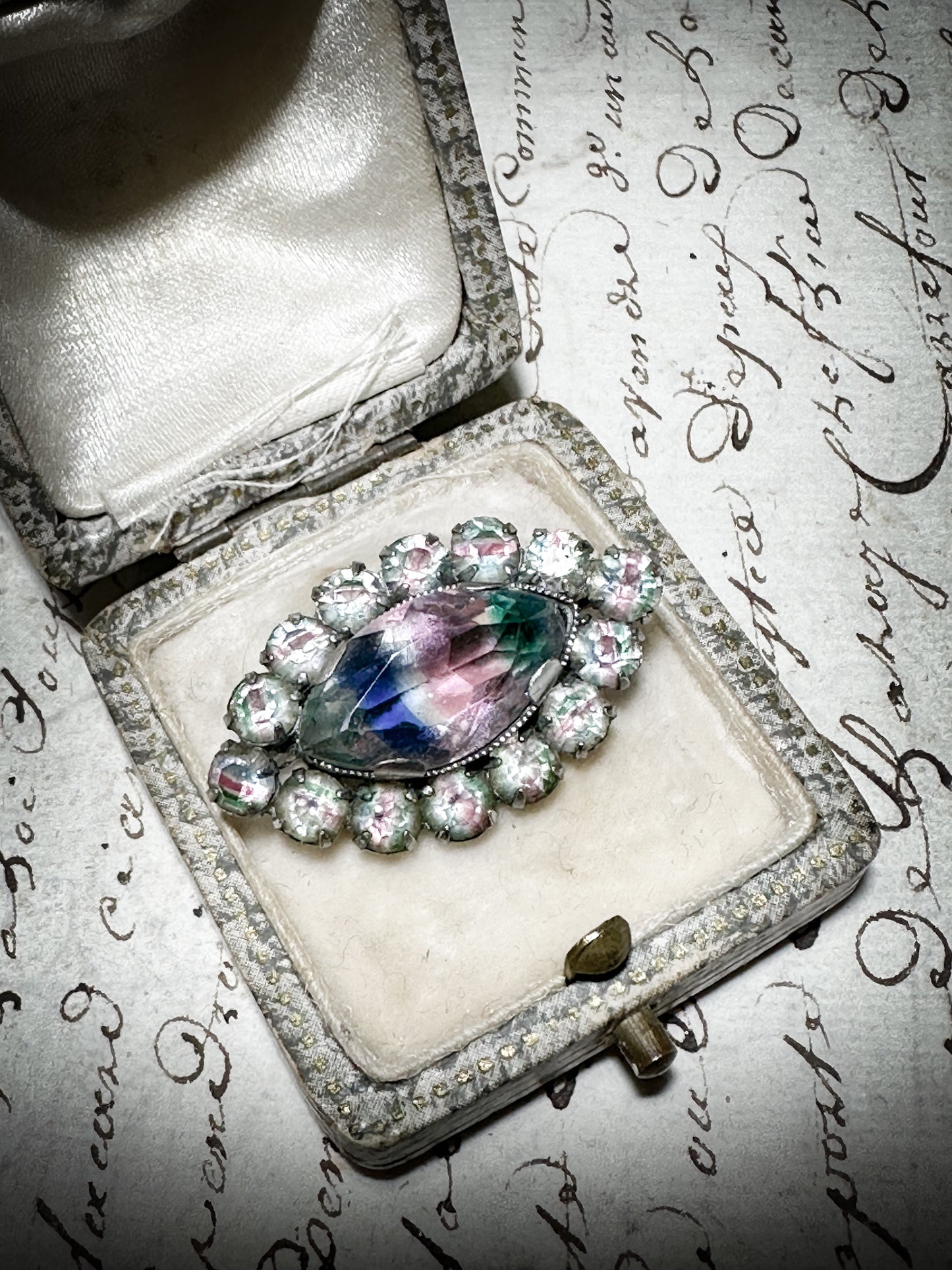 A stunning Iris glass Silver oval sweetheart brooch suffragette brooch