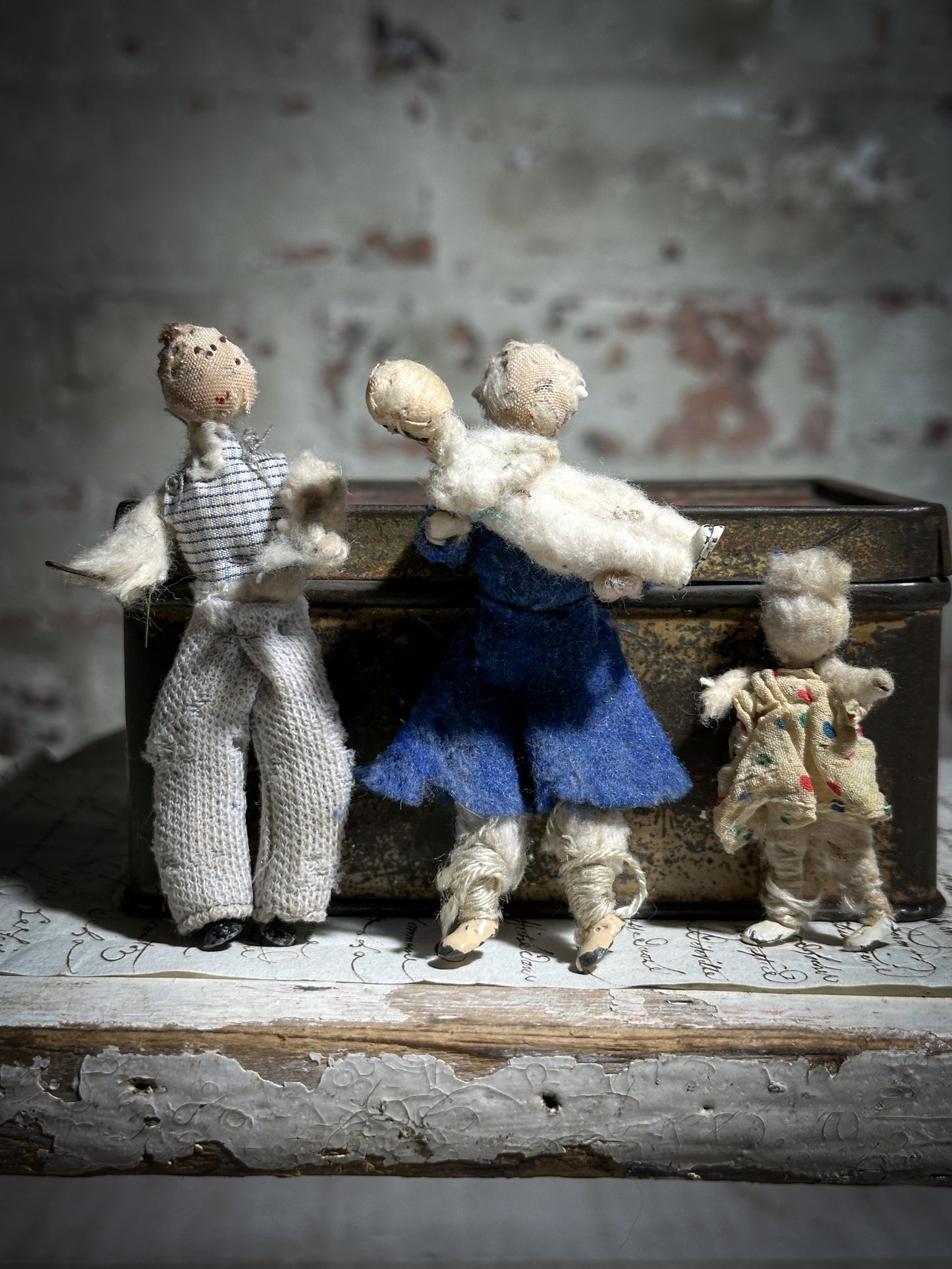 A family of 1930’s Doll’s house toy dolls by Drecon