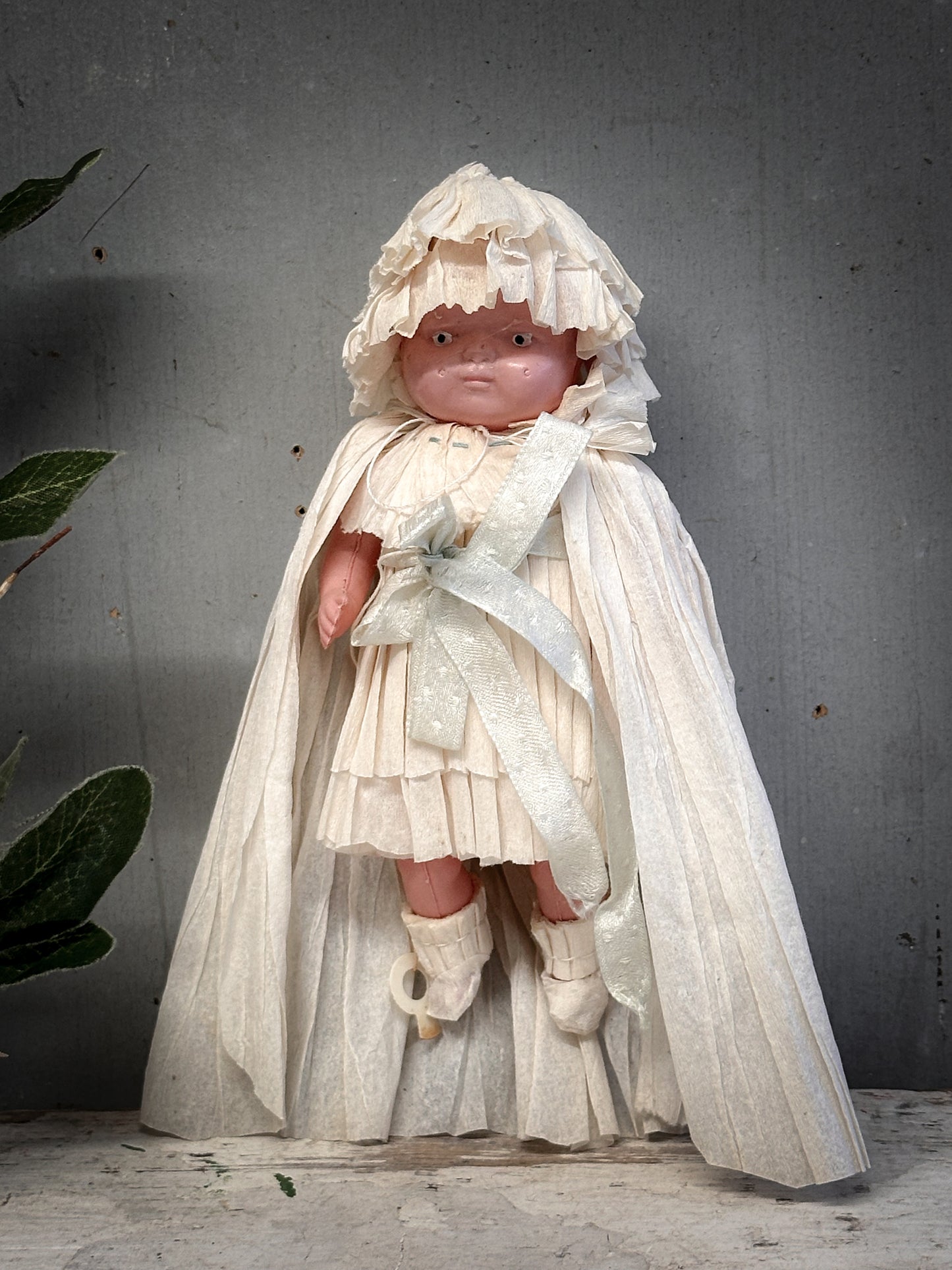 Early 20th Century German Crepe-Paper Dressed Doll
With oral provenance linking it to the Bletchley Museum collection