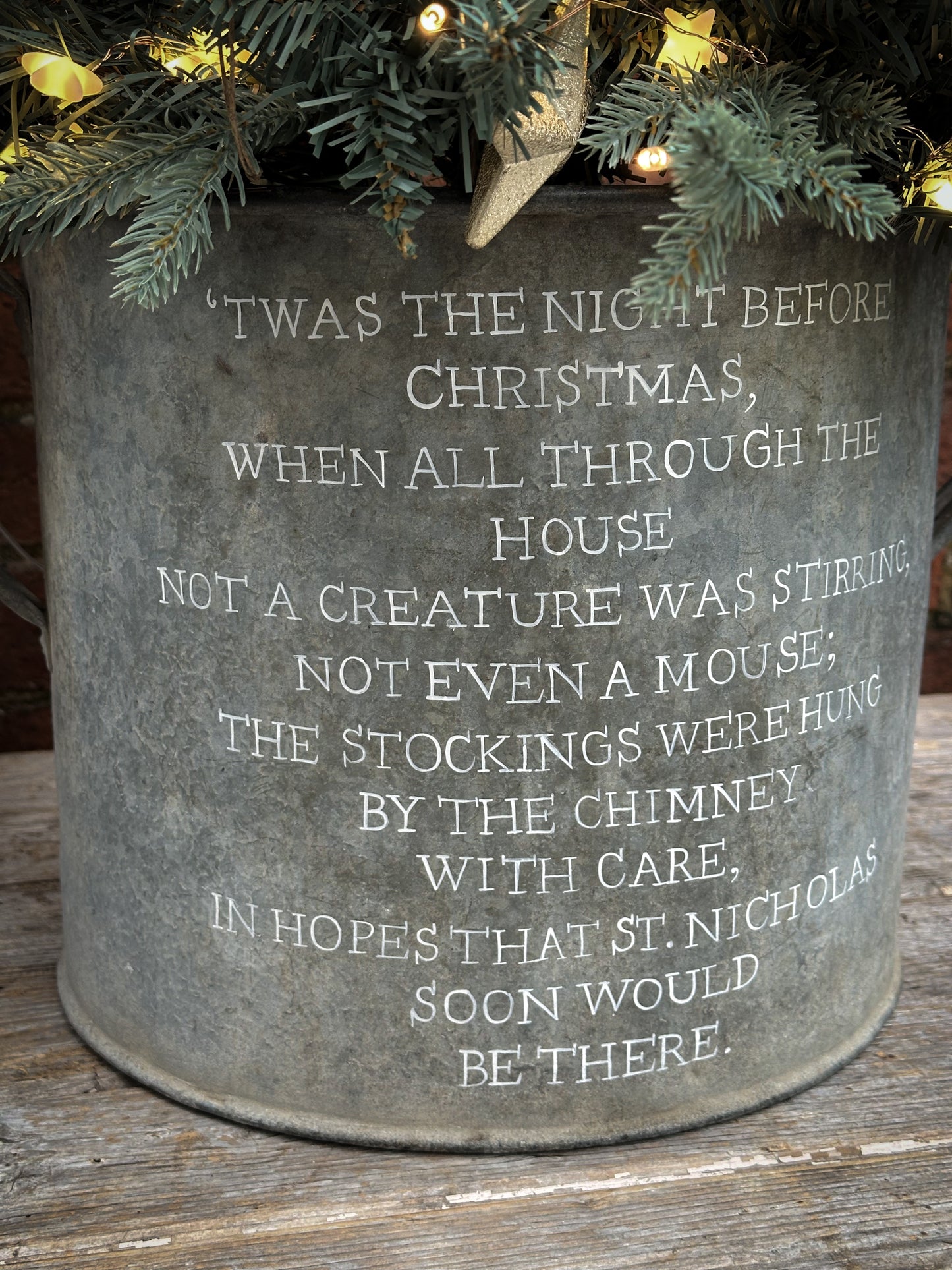 A beautiful heirloom vintage galvanised tub hand painted using traditional sign writer’s techniques and materials.