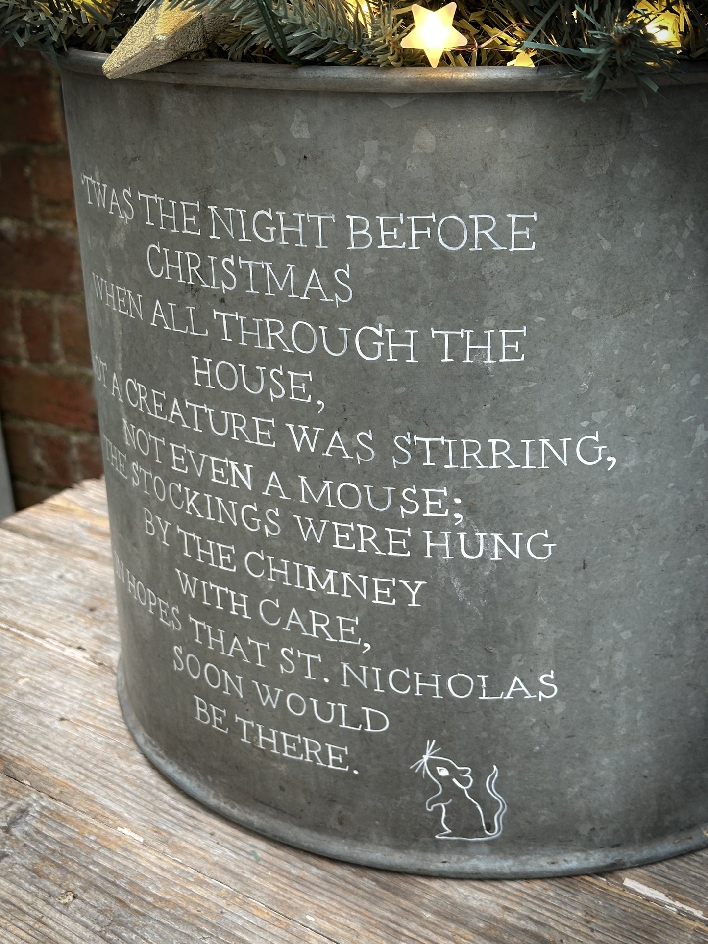 A beautiful heirloom vintage galvanised tub hand painted using traditional sign writer’s techniques and materials.