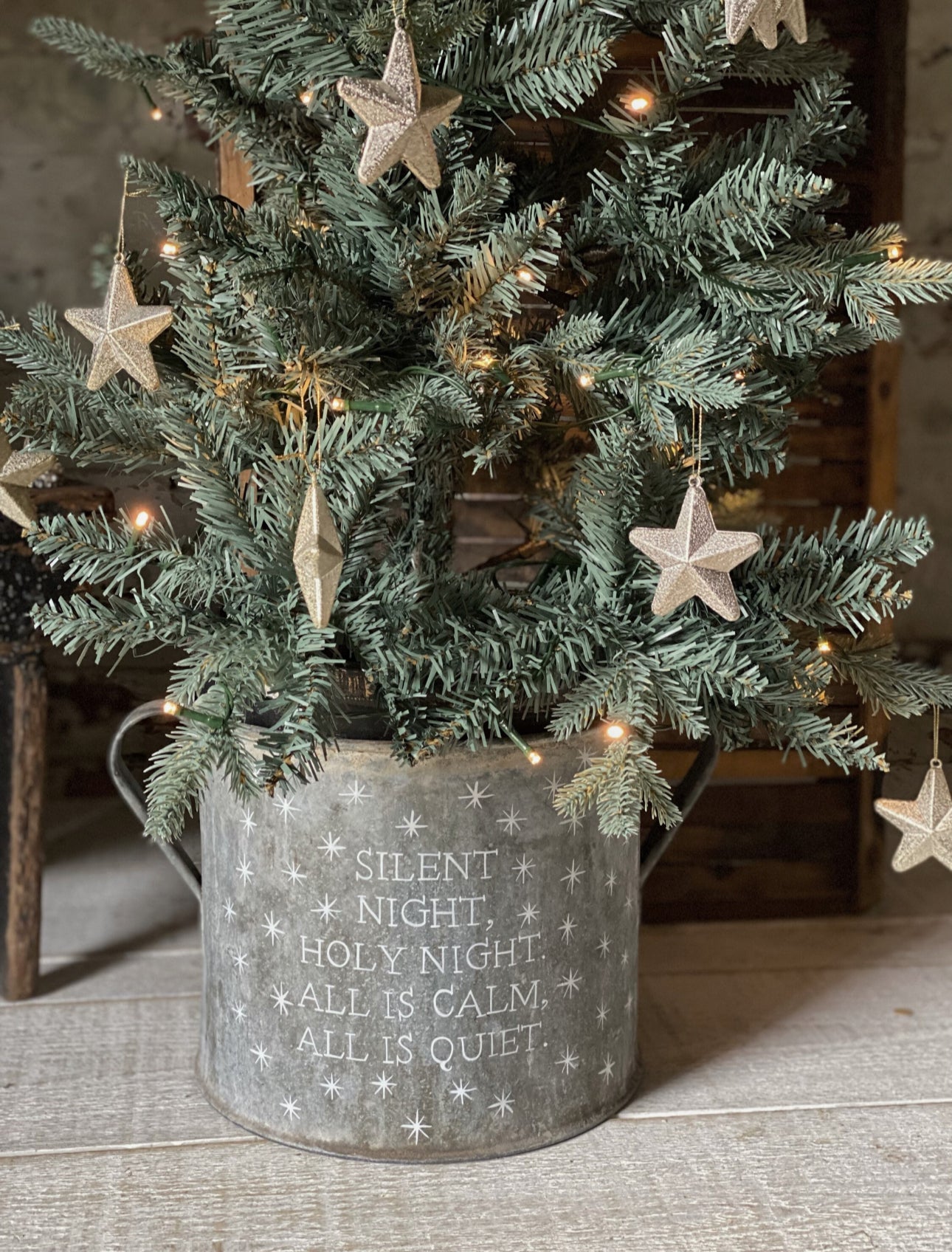 A beautiful heirloom vintage galvanised tub hand painted using traditional sign writer’s techniques and materials