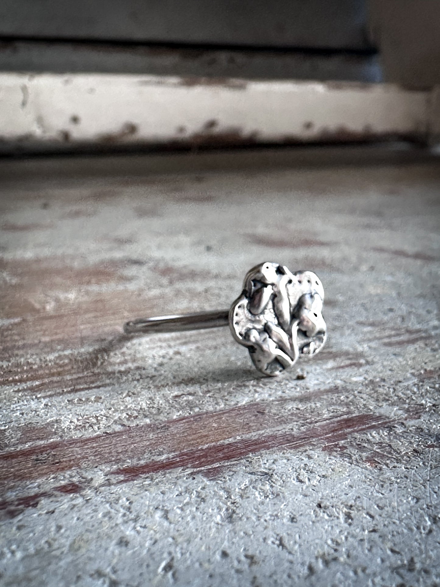 Moon Garden Daffodil Ring – Fine Silver Botanical Stacker